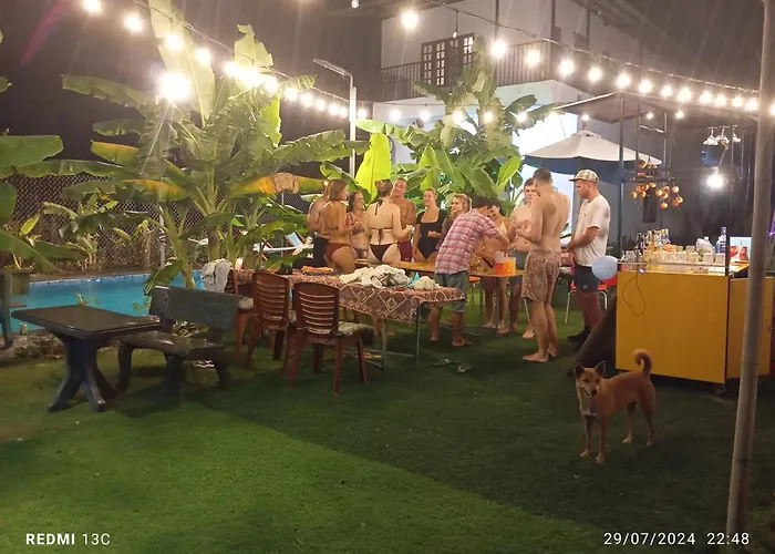 The Seaside Bungalow Hostel And Bar